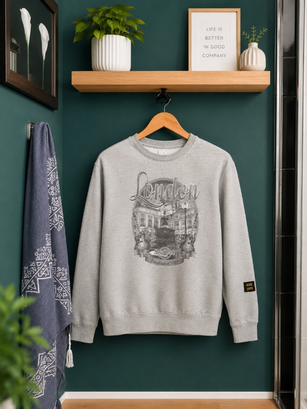 Hard Rock Cafe'-Women's Crew Neck Sweatshirt-SZ L